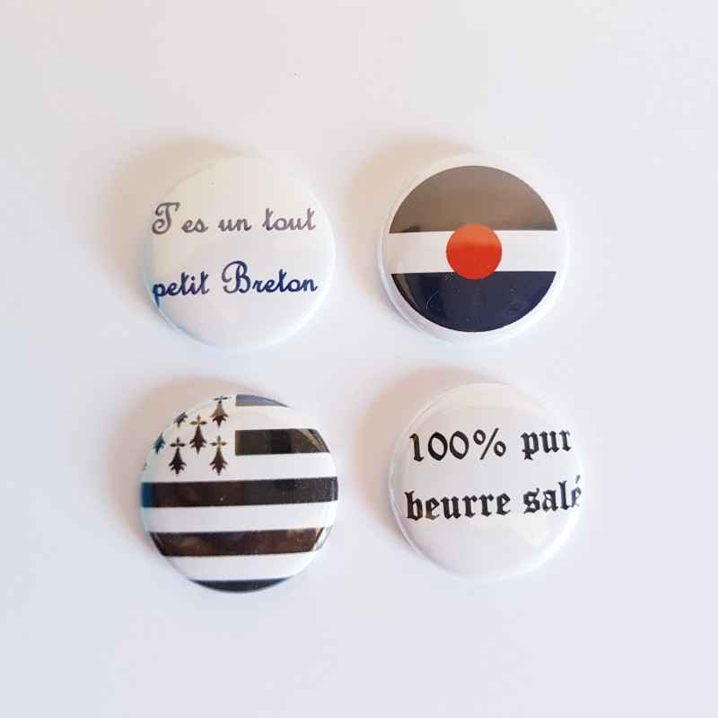B0618-DI10 Badge T'es un tout petit breton